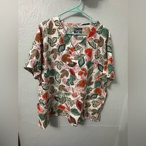 XL Buttersoft Scrubs Leafy Scrub Top